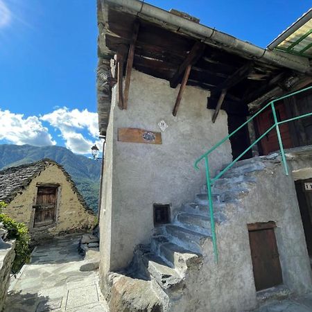 Casa Vacanze La Carbunera Villa Domodossola Eksteriør bilde